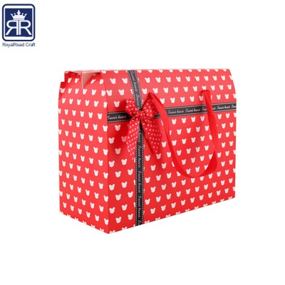 Yiwu factory directly selling offset printed eco-friendly White board gift bags with cover