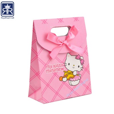 Yiwu manufacturer Custom Made cartoon printing paper gift bag